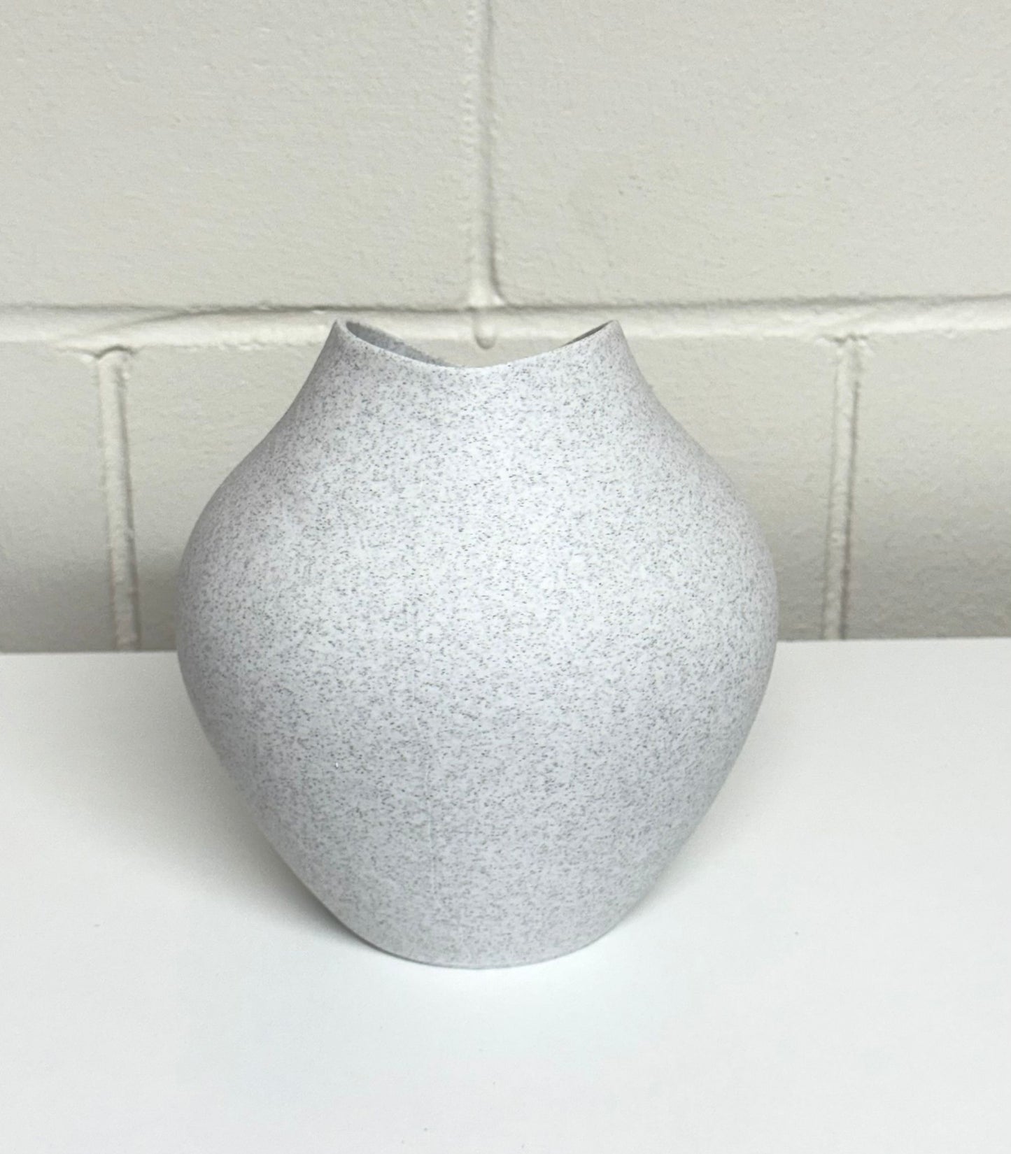 Minimalist vase