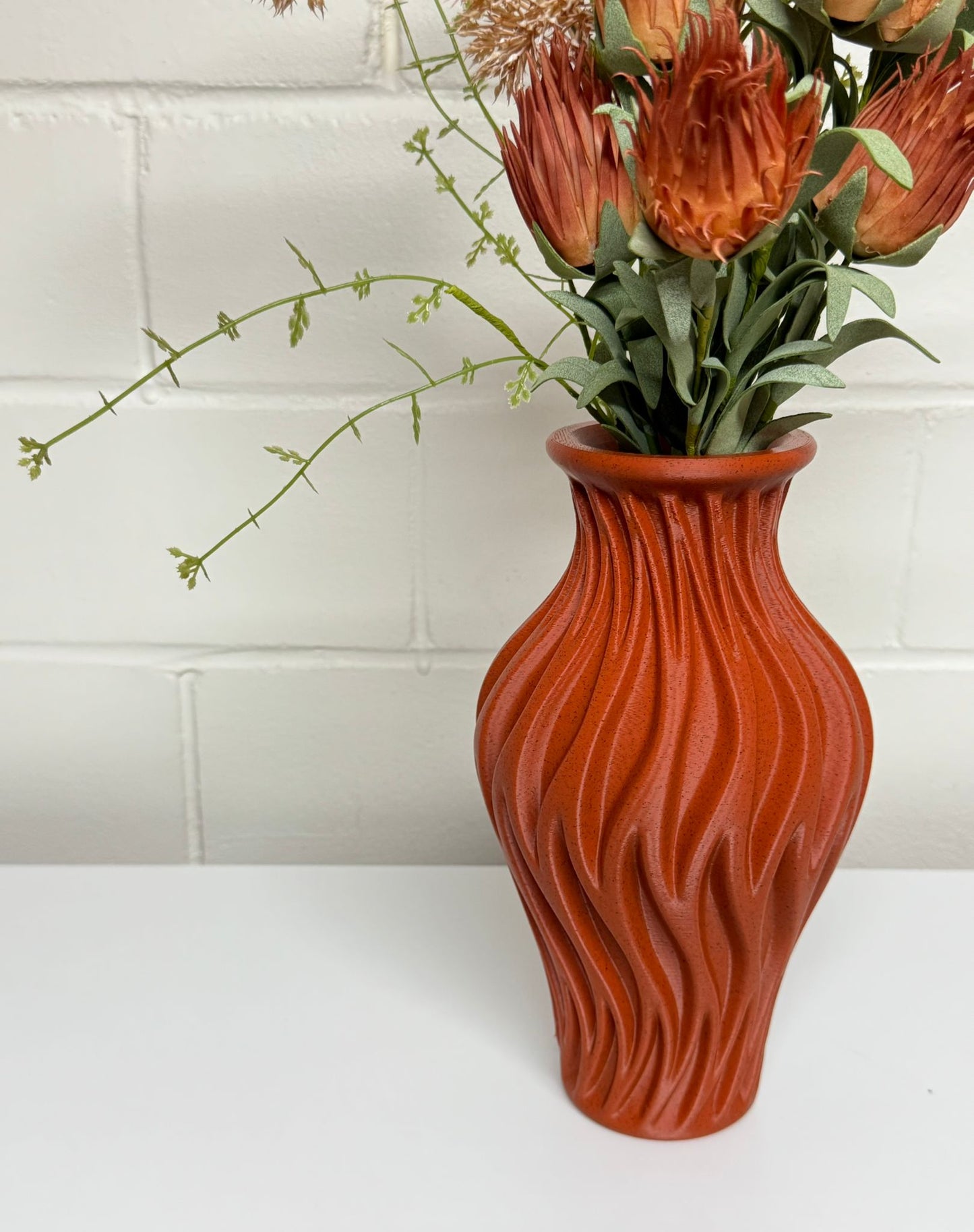 Silhouette vase