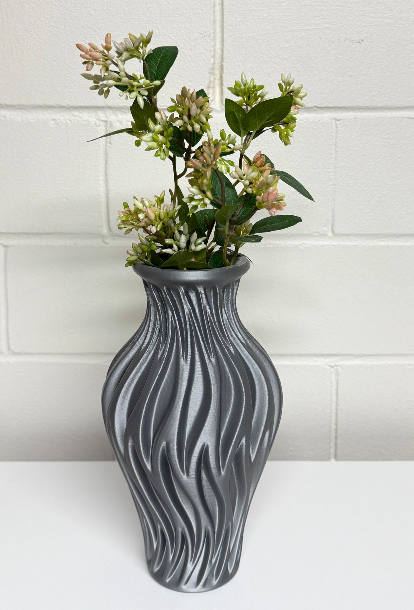 Silhouette vase