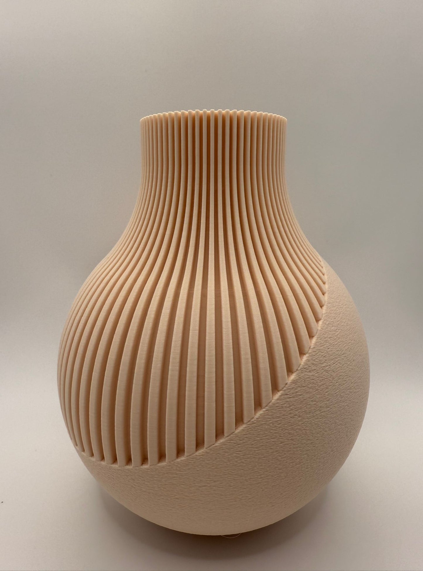 Marisa Vase