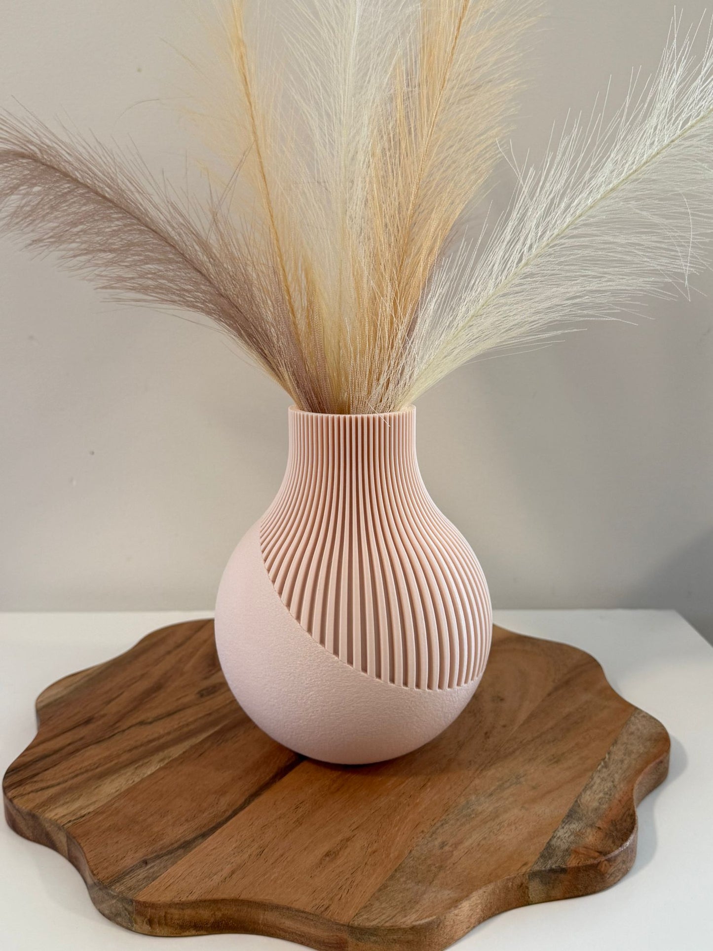 Marisa Vase