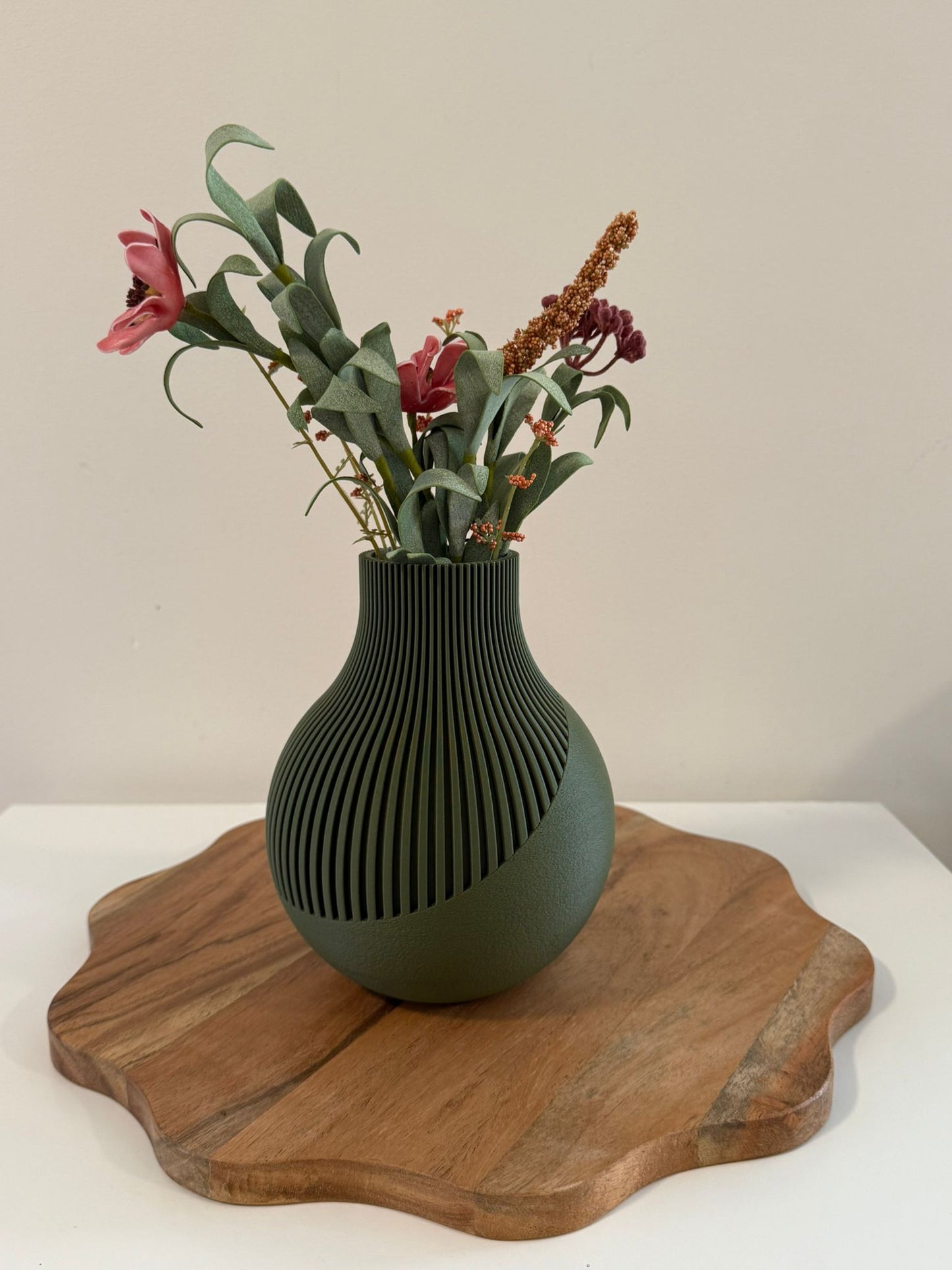 Marisa Vase