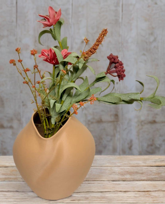 Minimalist vase