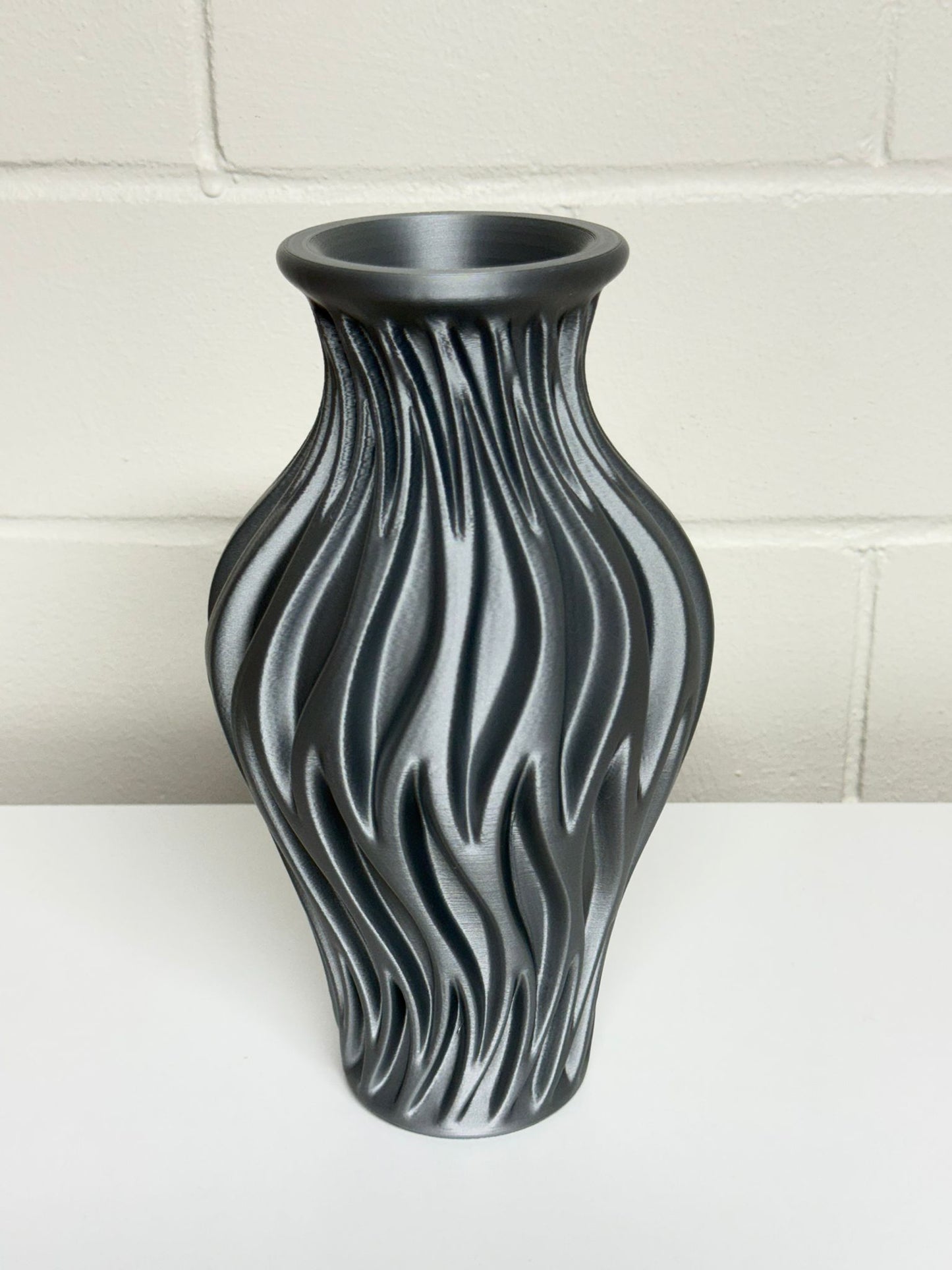 Silhouette vase