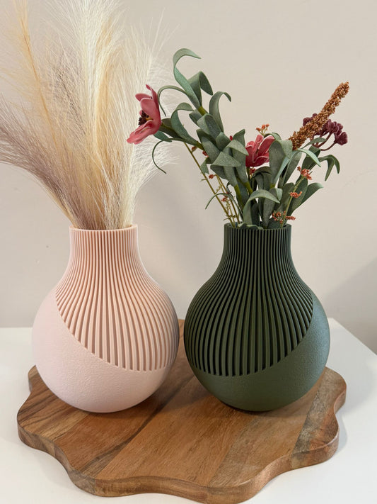 Marisa Vase